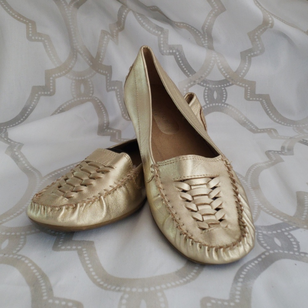 Gold metallic moccasin loafer